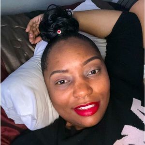 Meet your Posher, Lacretia